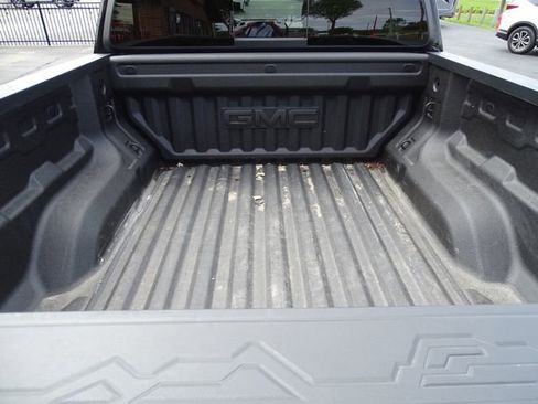 Used 2025 GMC Canyon AT4 w/ Nightfall Edition AWD/4WD image 7