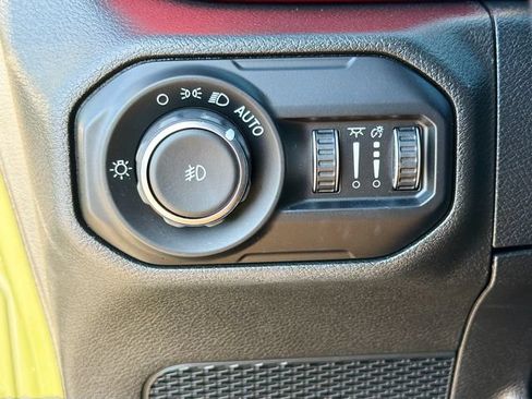 Used 2021 Jeep Wrangler Unlimited Rubicon AWD/4WD image 34