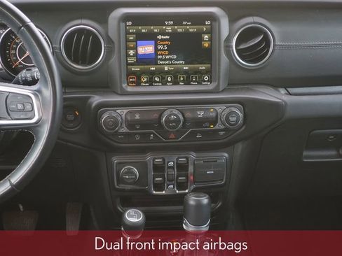 Used 2022 Jeep Wrangler Unlimited Sahara AWD/4WD image 31