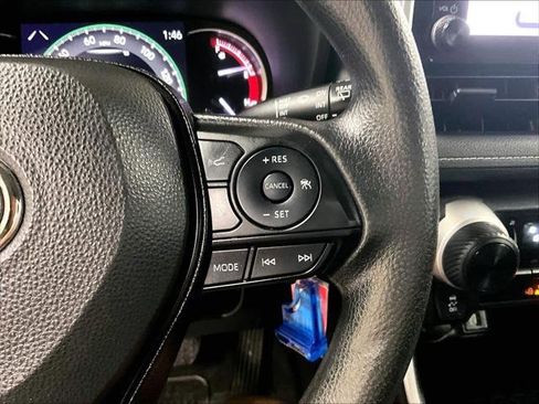 Used 2023 Toyota RAV4 LE FWD image 23