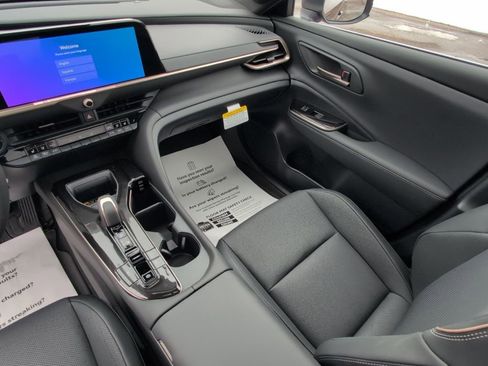 Certified 2025 Toyota Crown Signia Limited w/ Advanced Technology Package image 23