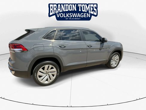 Used 2021 Volkswagen Atlas Cross Sport SE w/ Panoramic Sunroof Package FWD image 10
