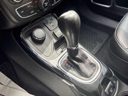 Used 2019 Jeep Compass Latitude AWD/4WD image 23
