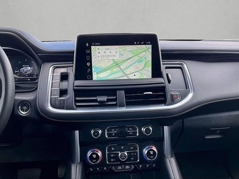 Used 2023 GMC Yukon SLT w/ SLT Premium Package image 8