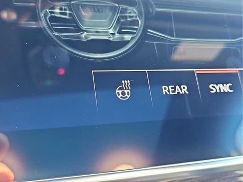 Certified 2025 Audi Q7 Premium w/ Convenience Plus Package image 29