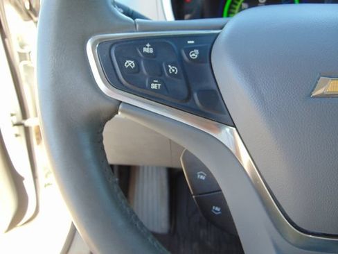Used 2017 Chevrolet Volt LT w/ Comfort Package FWD image 18