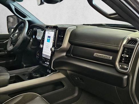 Used 2025 RAM 2500 Laramie AWD/4WD image 22