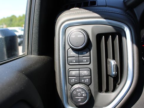 Used 2022 Chevrolet Silverado 2500 LTZ w/ LTZ Plus Package AWD/4WD image 21