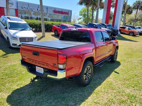 Used 2021 Toyota Tacoma SR5 AWD/4WD image 2