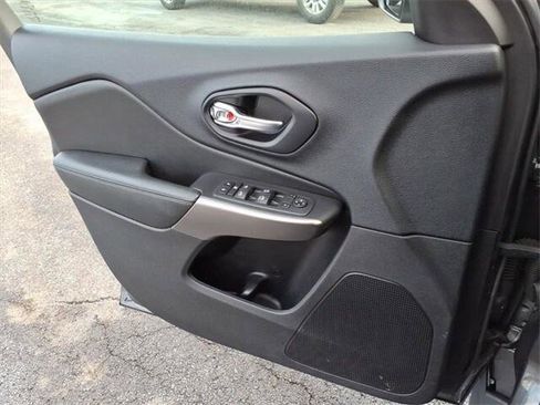 Certified 2020 Jeep Cherokee Latitude Lux w/ Quick Order Package 26H Lux image 14