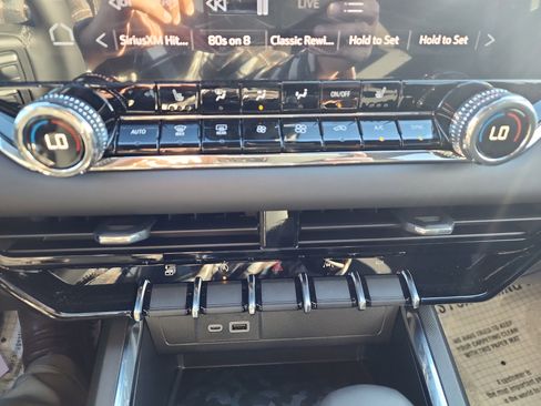 New 2025 GMC Canyon Elevation w/ Convenience Package image 15