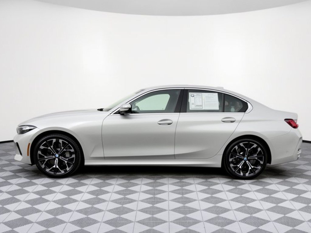 Certified 2026 BMW 330i Sedan RWD image 2