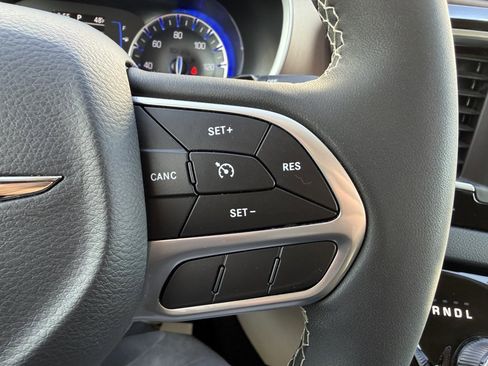 Used 2023 Chrysler Voyager LX image 21