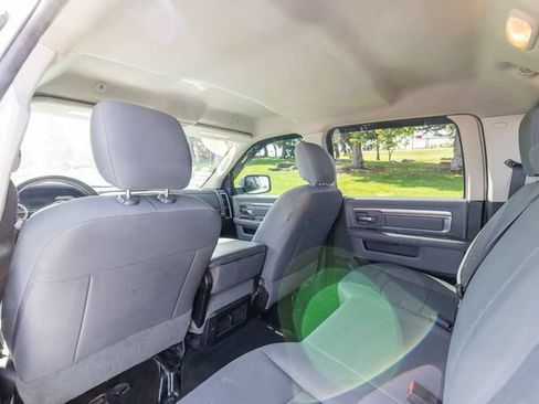 Used 2017 RAM 1500 Classic SLT AWD/4WD image 12