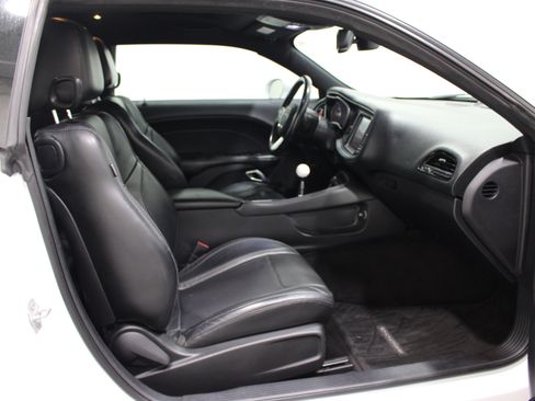 Used 2015 Dodge Challenger R/T Plus RWD image 22