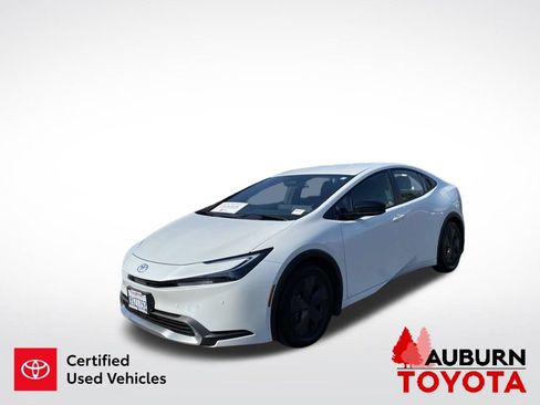 Certified 2026 Toyota Prius Plug-In Hybrid FWD image 4