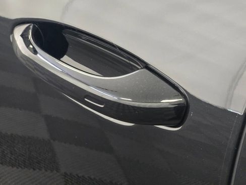 Certified 2025 Porsche Cayenne image 24