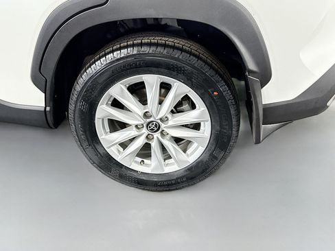 Used 2024 Toyota Corolla Cross LE FWD image 37