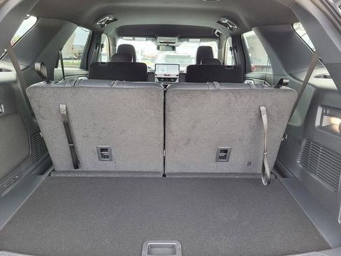 New 2026 Ford Explorer ST-Line w/ ST-Line Street Pack image 8