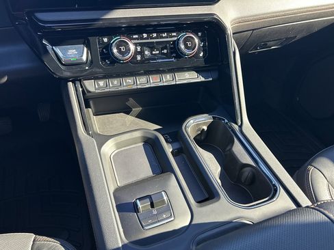 Used 2024 GMC Sierra 2500 AT4 w/ AT4 Premium Plus Package image 20