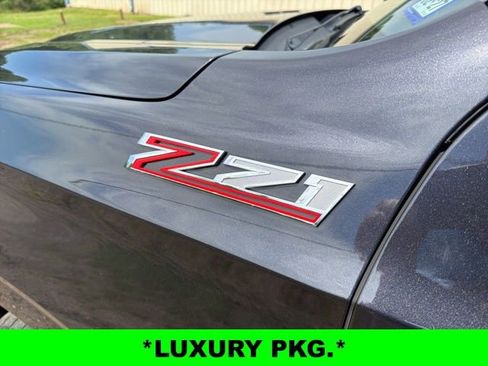 Used 2022 Chevrolet Tahoe Z71 w/ Luxury Package AWD/4WD image 4