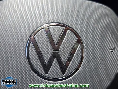 Used 2022 Volkswagen Tiguan SE w/ Panoramic Sunroof Package FWD image 29
