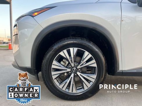 Used 2023 Nissan Rogue SV image 6