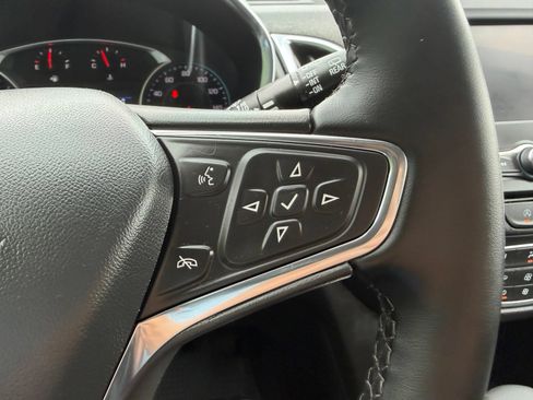 Used 2023 Chevrolet Equinox LT FWD image 15
