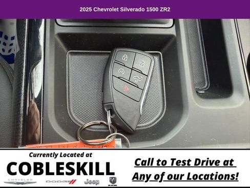 Used 2025 Chevrolet Silverado 1500 ZR2 w/ Technology Package image 33