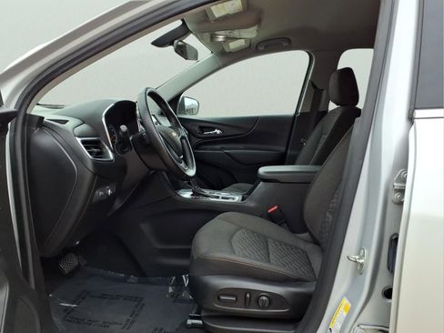 Used 2018 Chevrolet Equinox LT image 17