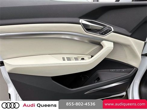 Used 2024 Audi Q8 e-tron Premium Plus image 17