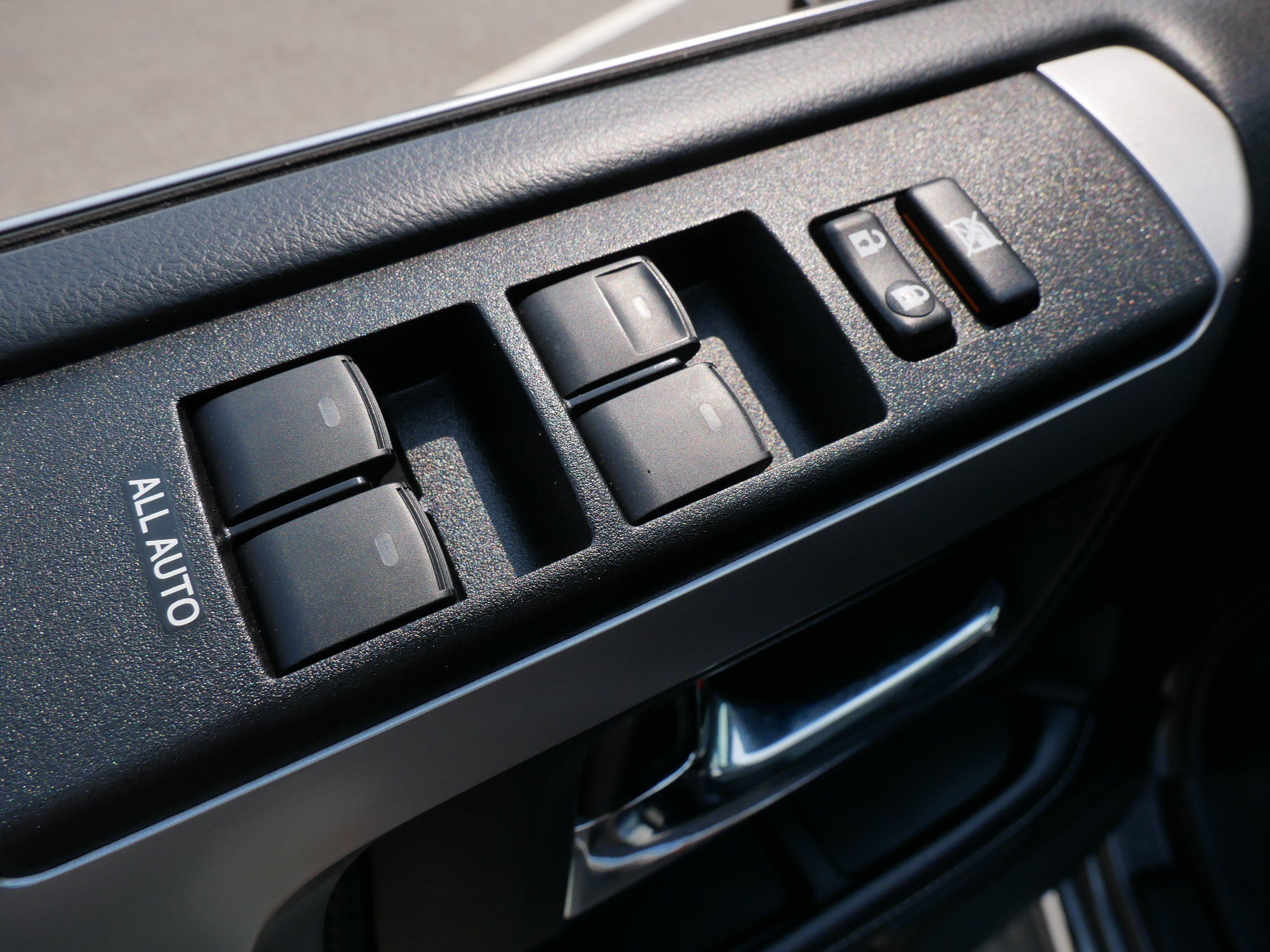 Used 2022 Toyota 4Runner Limited AWD/4WD image 19