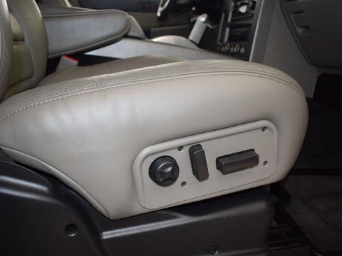 Used 2003 HUMMER H2 w/ Preferred Equipment Group image 46