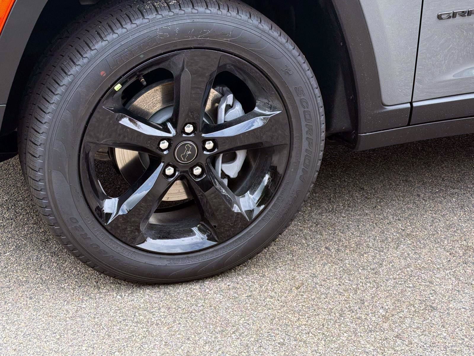 New 2027 Jeep Grand Cherokee Limited AWD/4WD image 5