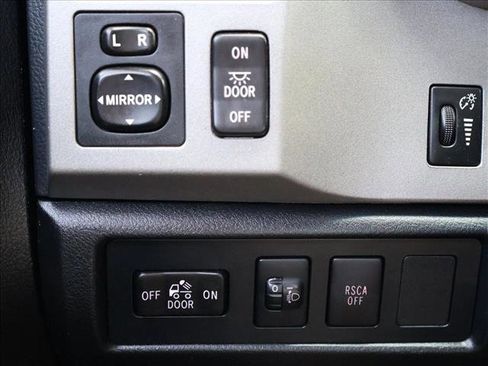 Used 2012 Toyota Tundra 4x4 CrewMax image 15
