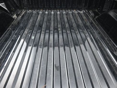 Used 2025 Chevrolet Silverado 1500 Custom image 2