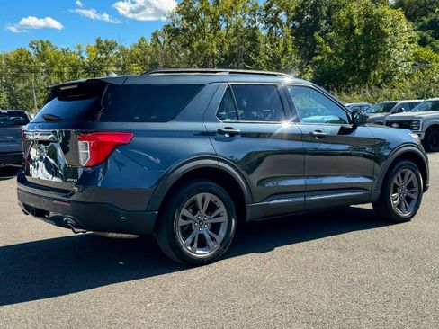 Used 2023 Ford Explorer XLT w/ Equipment Group 202A AWD/4WD image 3