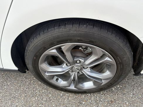 Used 2024 Honda Accord EX image 10