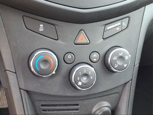 Used 2016 Chevrolet Trax LS image 18