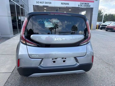 Used 2025 Kia Soul LX w/ LX Technology Package FWD image 7