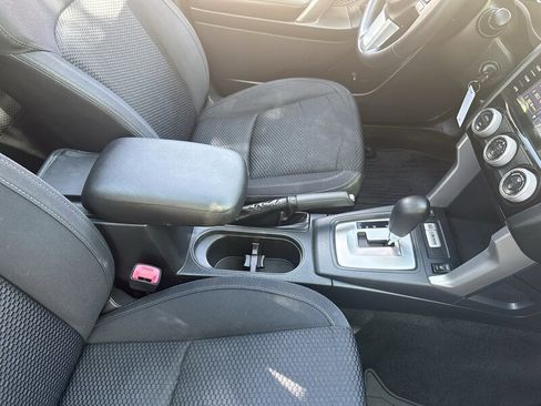 Used 2018 Subaru Forester 2.5i Premium w/ All-Weather Package AWD/4WD image 27