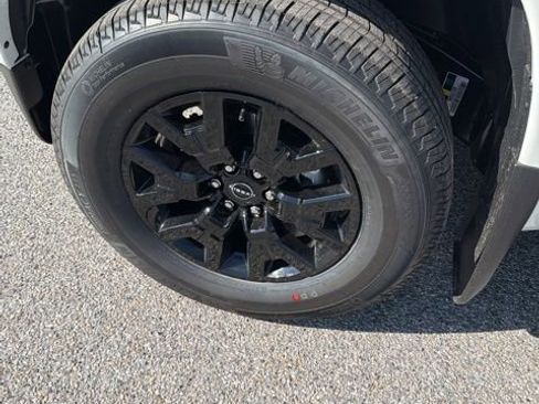 New 2026 Nissan Frontier SV AWD/4WD image 10