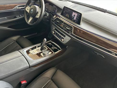 Used 2022 BMW 745e xDrive w/ M Sport Package image 14