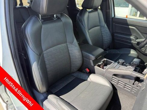 Used 2025 Toyota Tacoma TRD Off-Road w/ TRD Off Road Premium Package AWD/4WD image 11