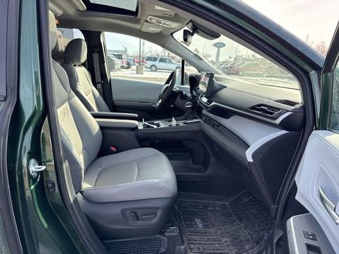 Used 2025 Toyota Sienna XLE w/ XLE Plus Package image 13