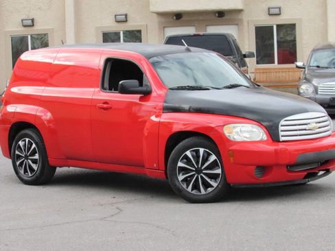 Used 2009 Chevrolet HHR LS image 2