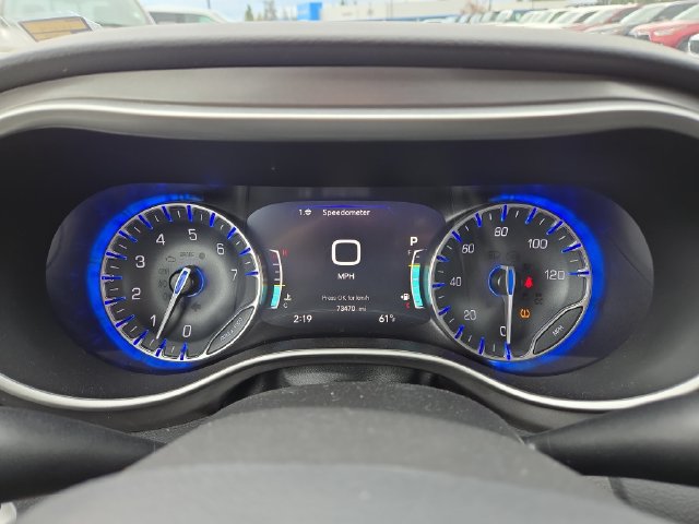 Used 2024 Chrysler Pacifica Touring-L FWD image 19