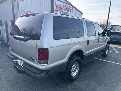 Used 2003 Ford Excursion XLT image 4