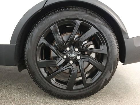 Used 2024 Land Rover Discovery S image 7