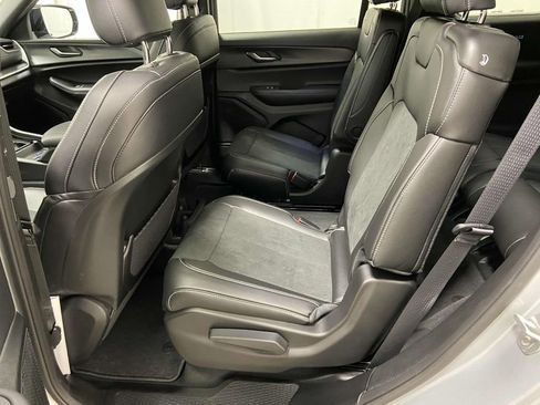 New 2025 Jeep Grand Cherokee L Altitude image 7